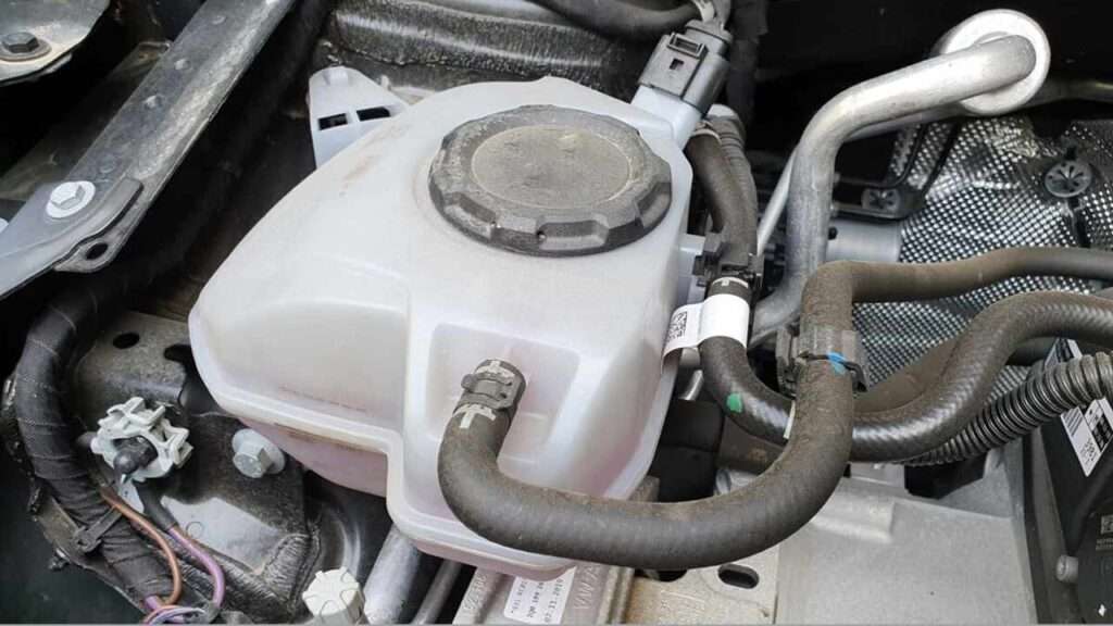 Masalah dan Cara Menangani Tangki Air Kereta Vios yang Bocor atau Kotor 2 apa itu tangki air kereta vios